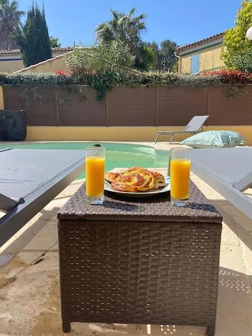 Sublime Maison Proche Mer Avec Piscine Sanary-sur-Mer 0*,  France
